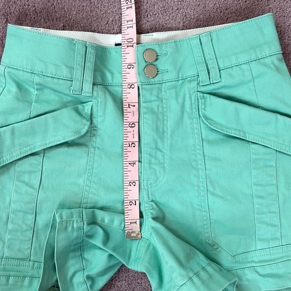 Democracy "Ab"solution® High Rise Colored 4 1/2" Inseam Utility Shorts Size 2 - Picture 6 of 17